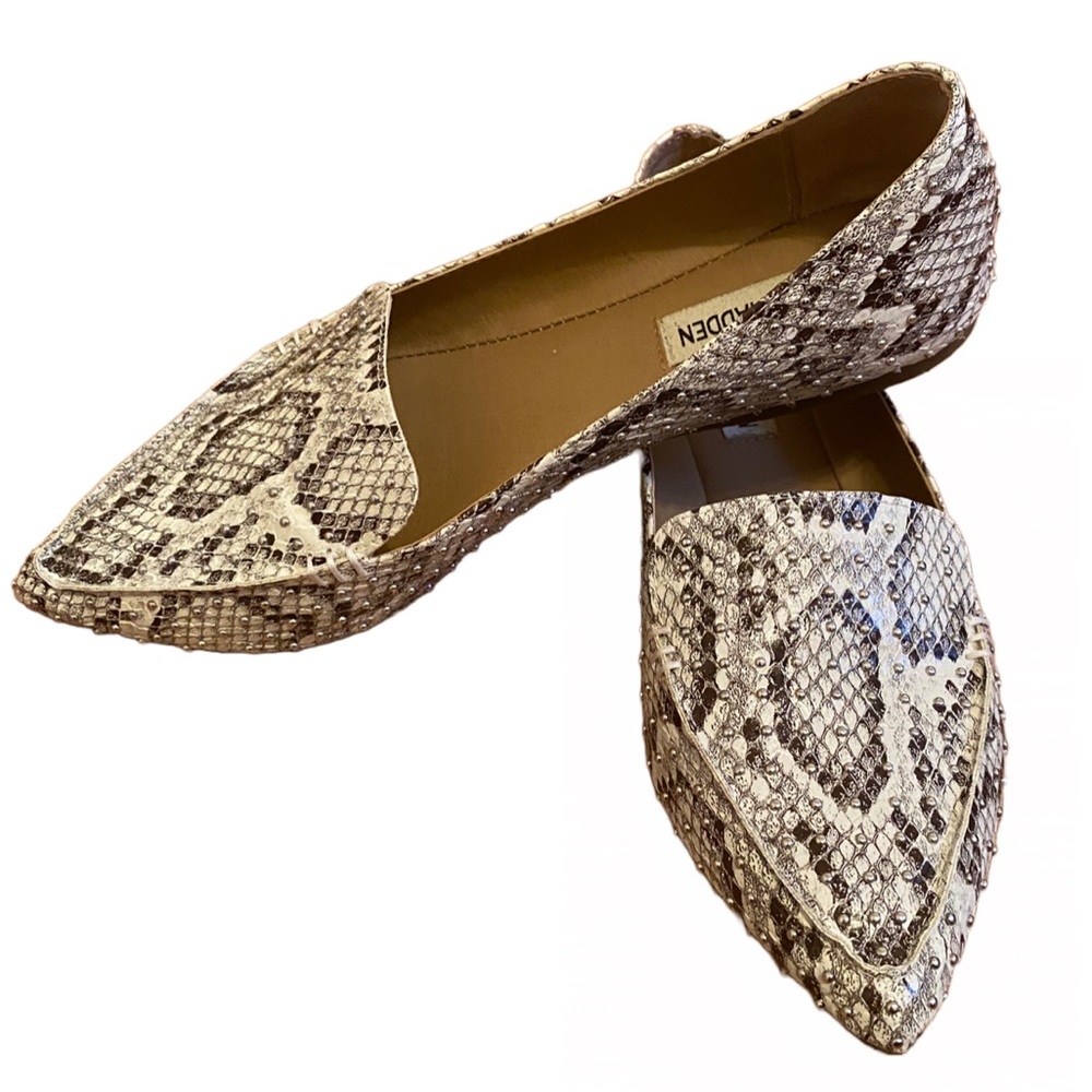 NIB! Steve Madden snake skin flats